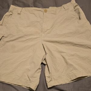 Columbia Men's Beige Cargo Shorts